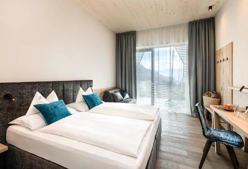 هتل Schenna Resort