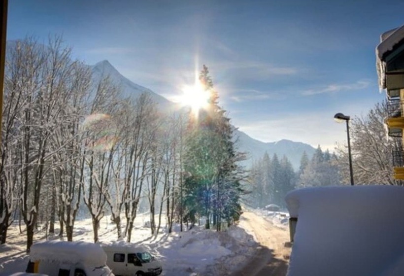 Отель Vert Lodge Chamonix