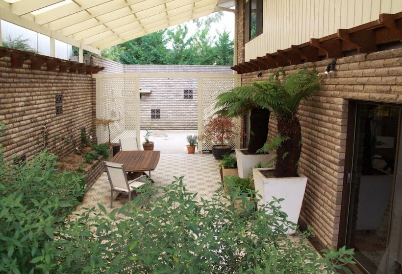 Отель Bathurst Heights B&b