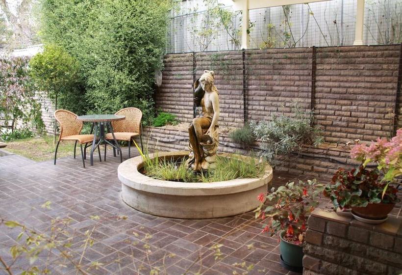 Отель Bathurst Heights B&b