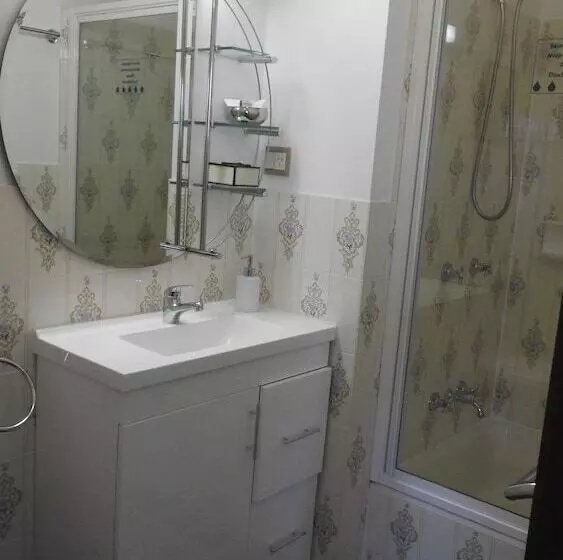 Hotel Bathurst Heights B&b