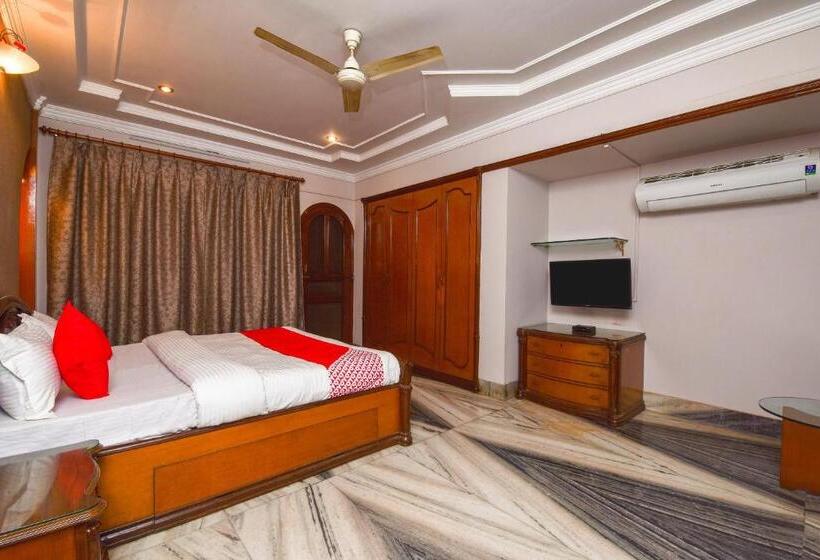 Отель Oyo 14371 Treetops Guest House