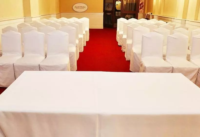 Отель Austral Bahia Blanca