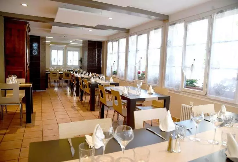 فندق Logis Hôtel Restaurant Barrey