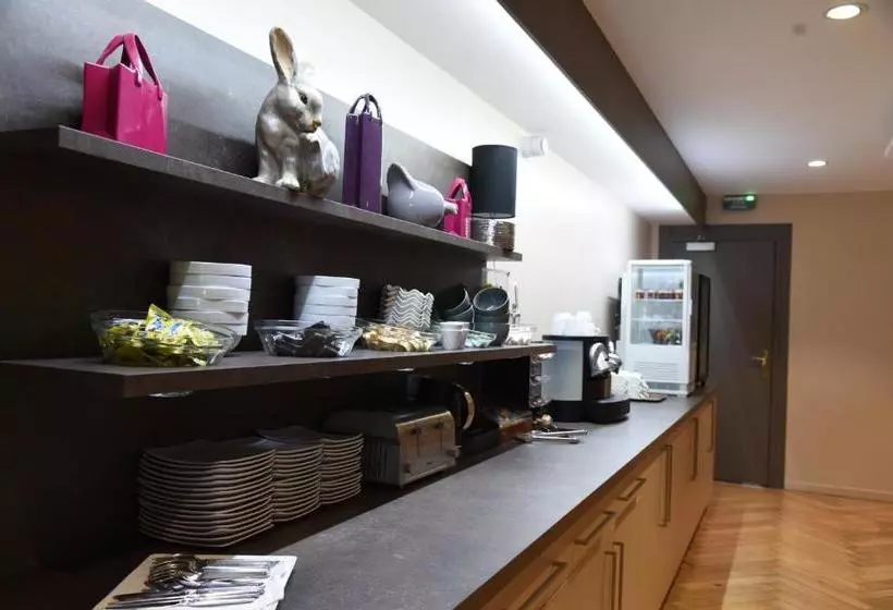 فندق Logis Hôtel Restaurant Barrey