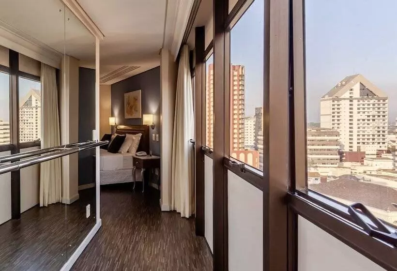 בית מלון כפרי Blue Tree Towers Joinville