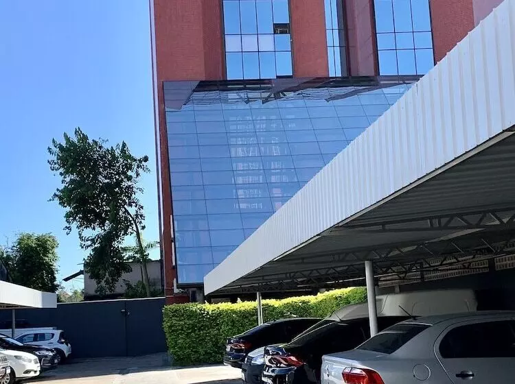 בית מלון כפרי Blue Tree Towers Joinville