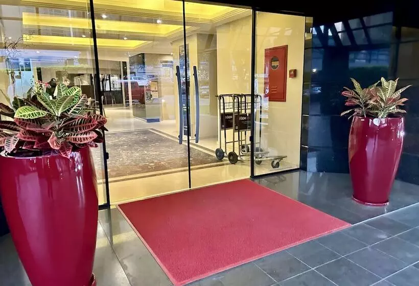 בית מלון כפרי Blue Tree Towers Joinville