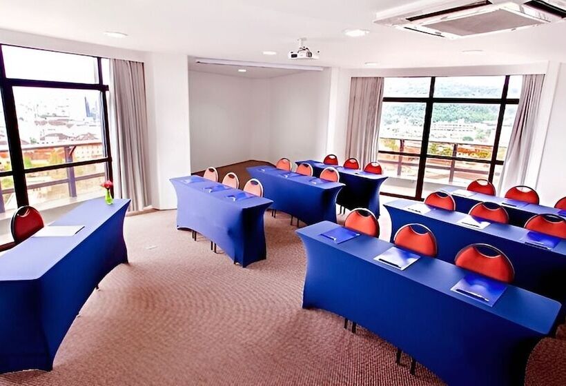 هتل Blue Tree Towers Joinville