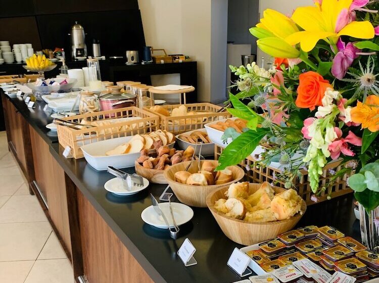 هتل Blue Tree Towers Joinville