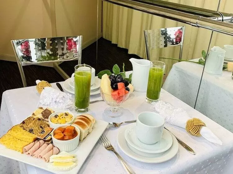 בית מלון כפרי Blue Tree Towers Joinville