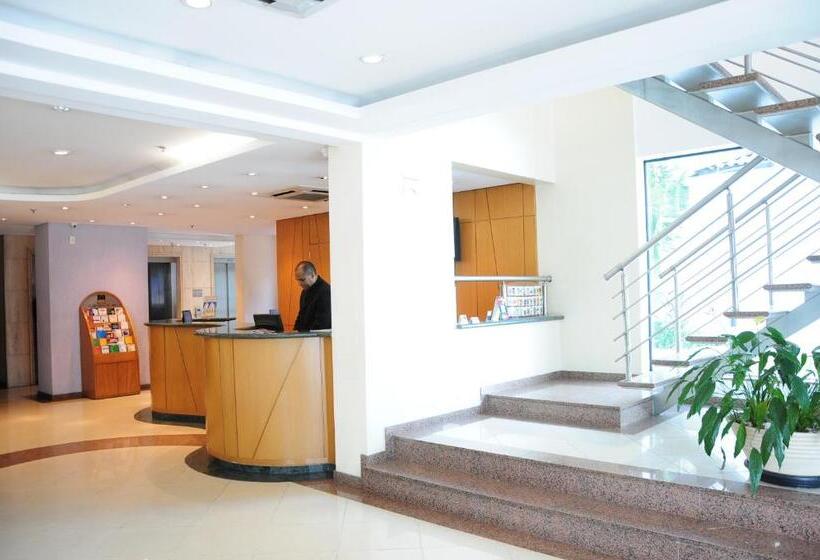 هتل Brasilia Santana Gold Flat