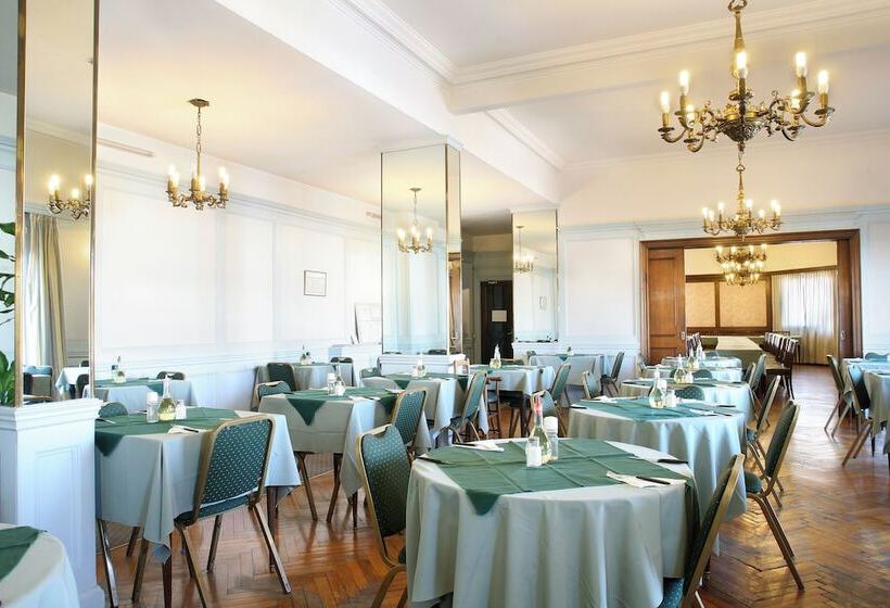 هتل Constitución Palace