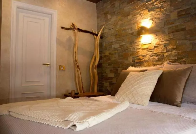 Hotelli Hostal Mesón Antón