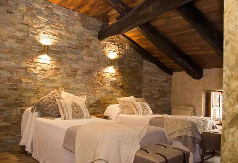 Hotelli Hostal Mesón Antón