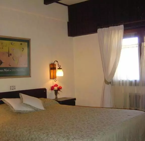 هتل Hosteria La Posta Del Cazador