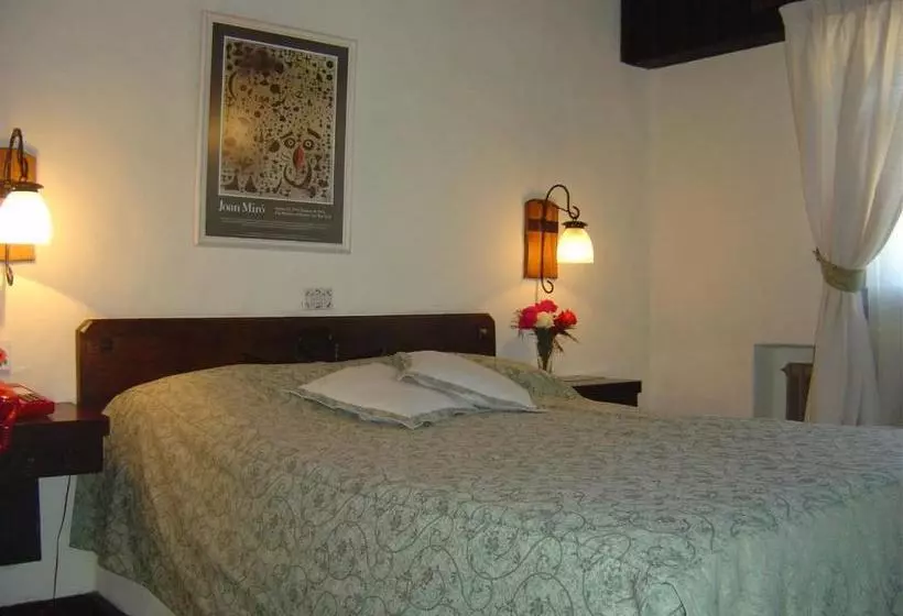 هتل Hosteria La Posta Del Cazador