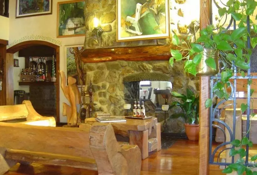 هتل Hosteria La Posta Del Cazador