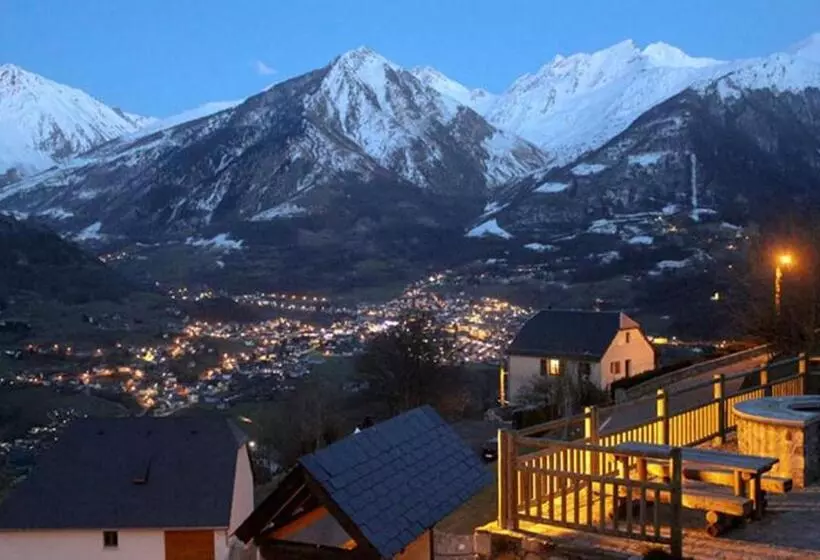 Отель Hôtel Le Montaigu