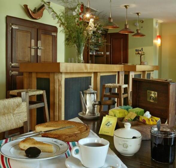 Отель Hôtel Spa Mendi Alde