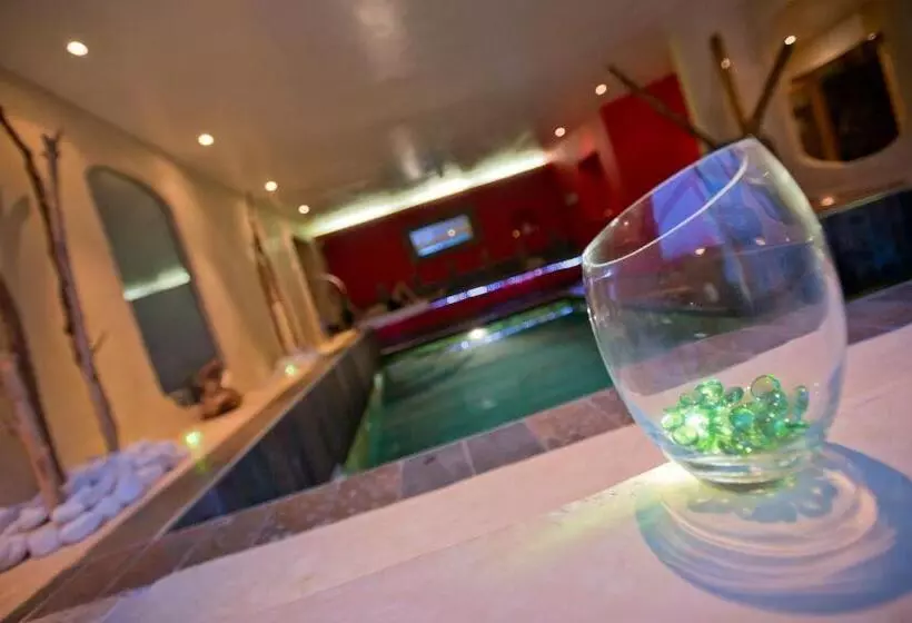 בית מלון כפרי Hôtel Spa Mendi Alde