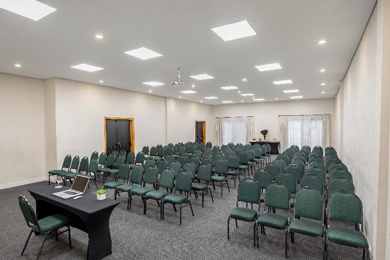 هتل Intercity Nações Unidas