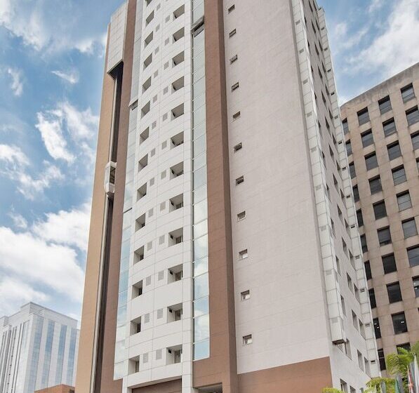 هتل Intercity Nações Unidas