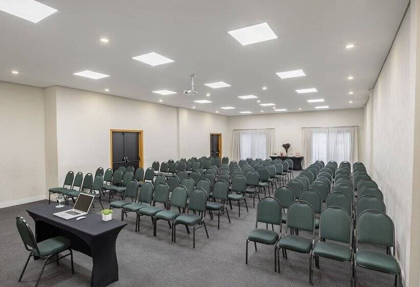 هتل Intercity Nações Unidas