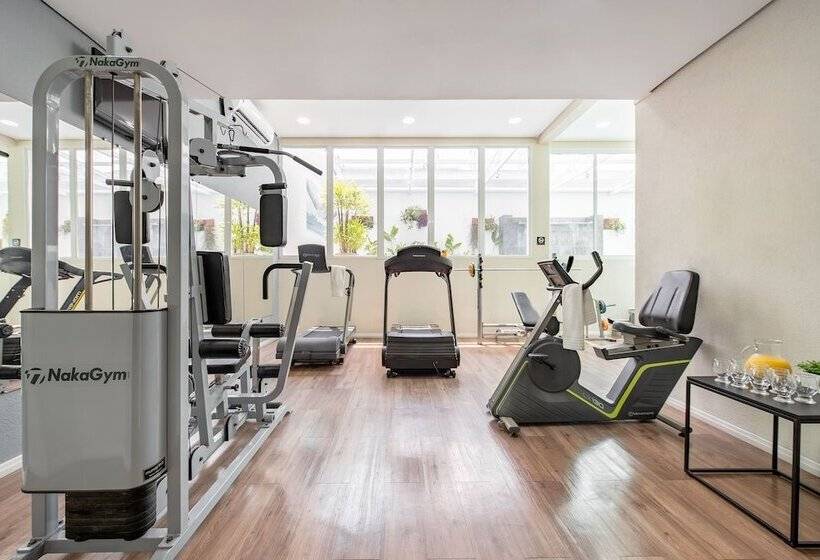 هتل Intercity Nações Unidas