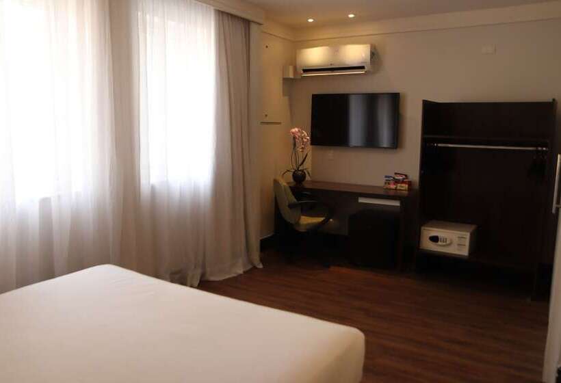 هتل Intercity Nações Unidas