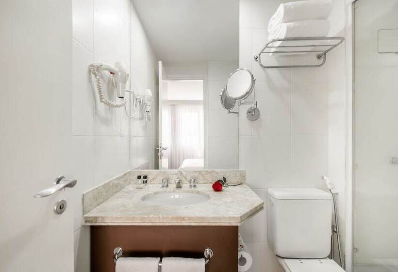 هتل Intercity Nações Unidas