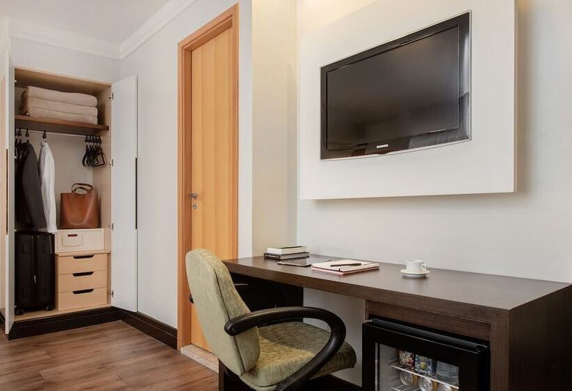 هتل Intercity Nações Unidas