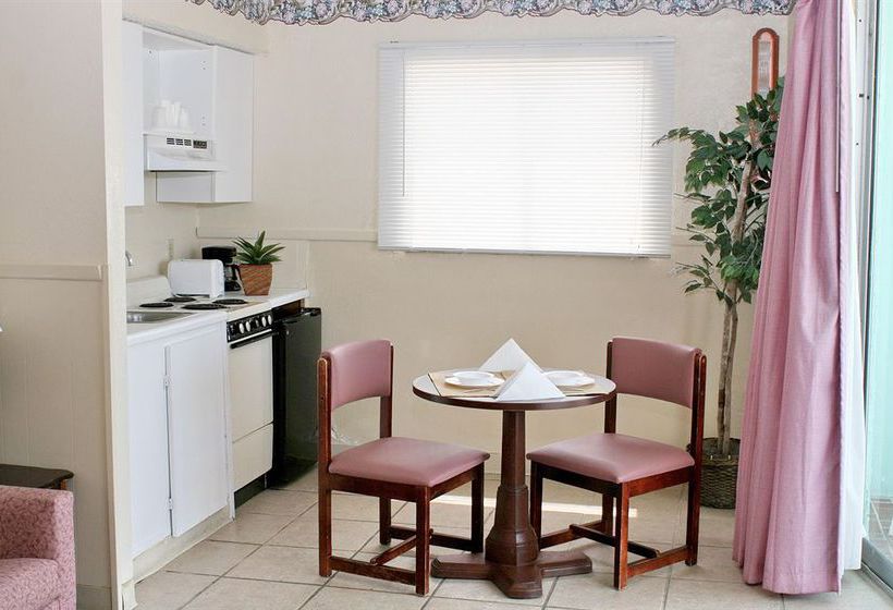 Hotel Lani Kai Beachfront Resort