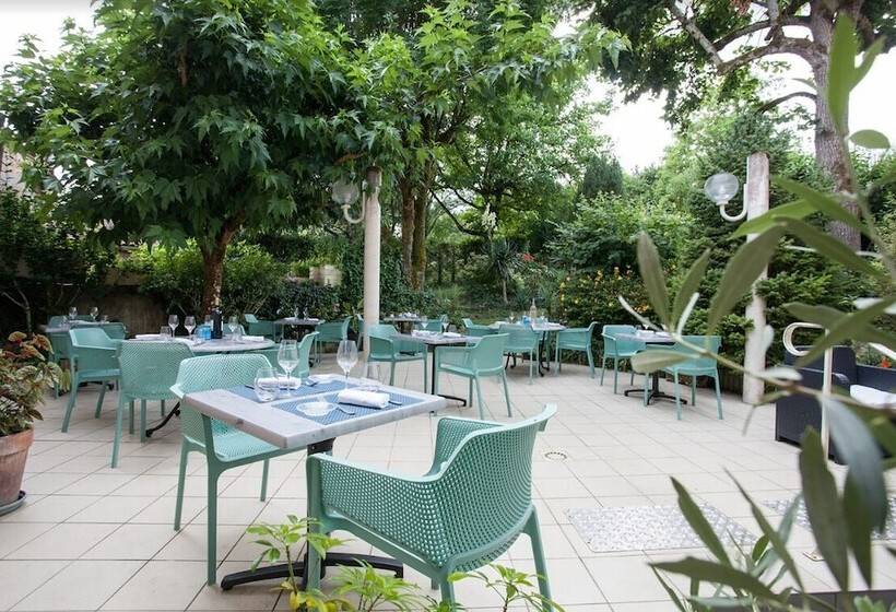 فندق Le Lion D Or