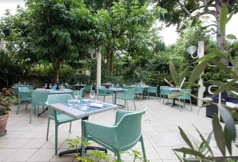 ホテル Le Lion D Or