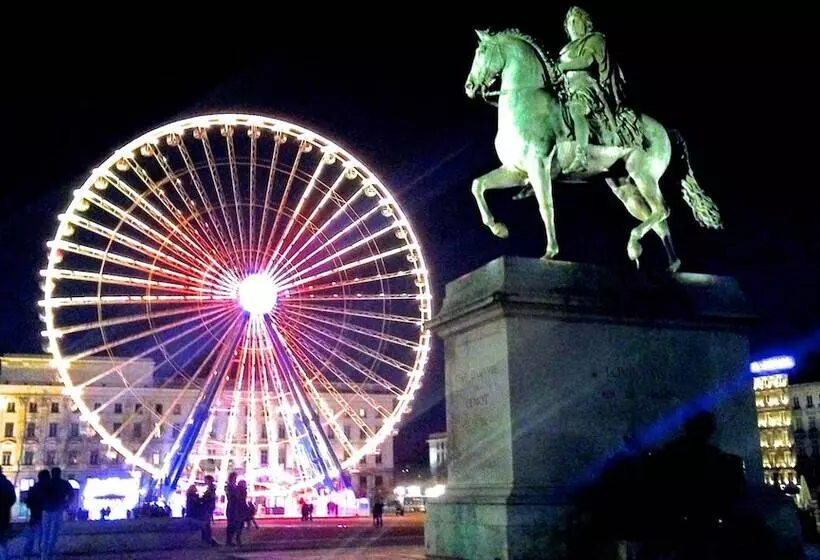 فندق Le Saint Vincent Lyon Sud