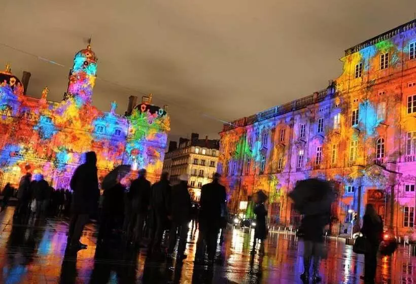 فندق Le Saint Vincent Lyon Sud