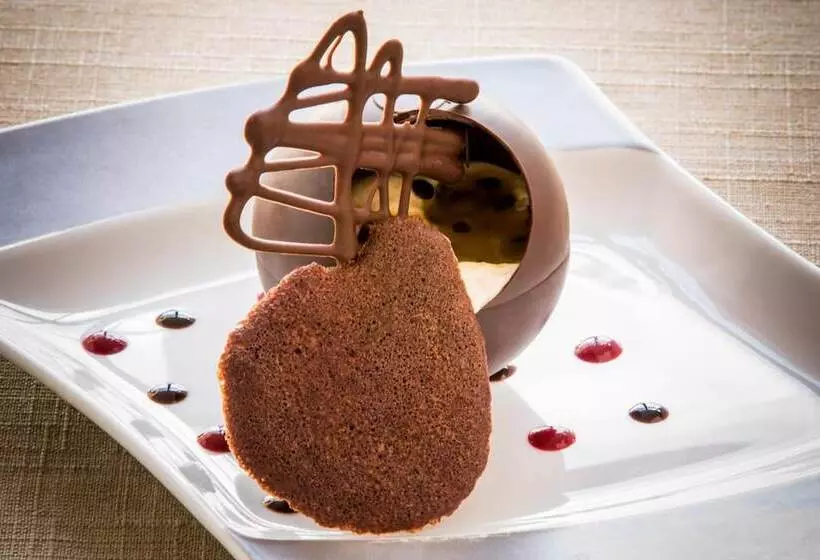 Отель Logis Hôtel Restaurant De La Poste