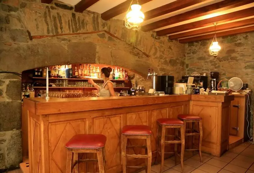 فندق Logis L'ecu De France