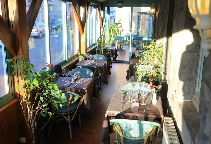 فندق Logis L'ecu De France