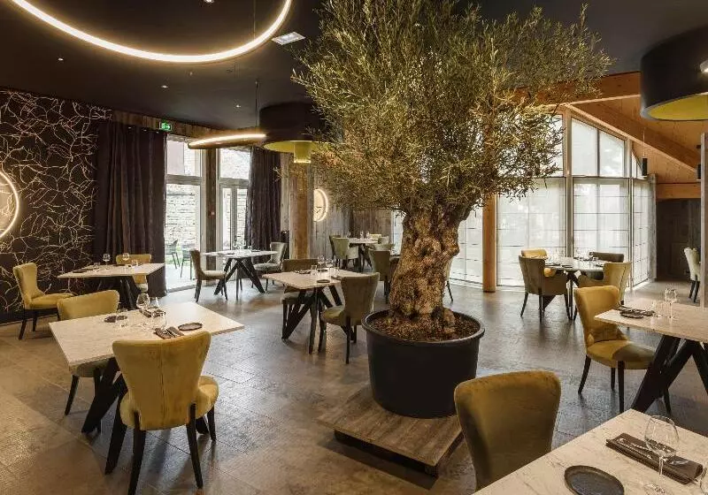 בית מלון כפרי Logis Hôtel Parenthèse, Restaurant & Spa