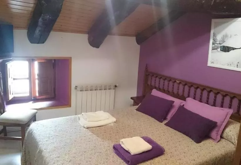 Hotelli Hostal Mesón Antón