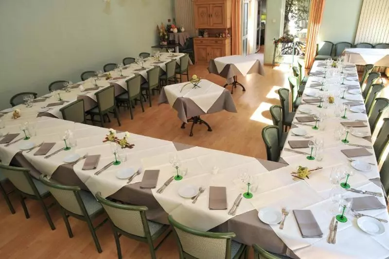 فندق Logis Hôtel Restaurant Ritter Hoft