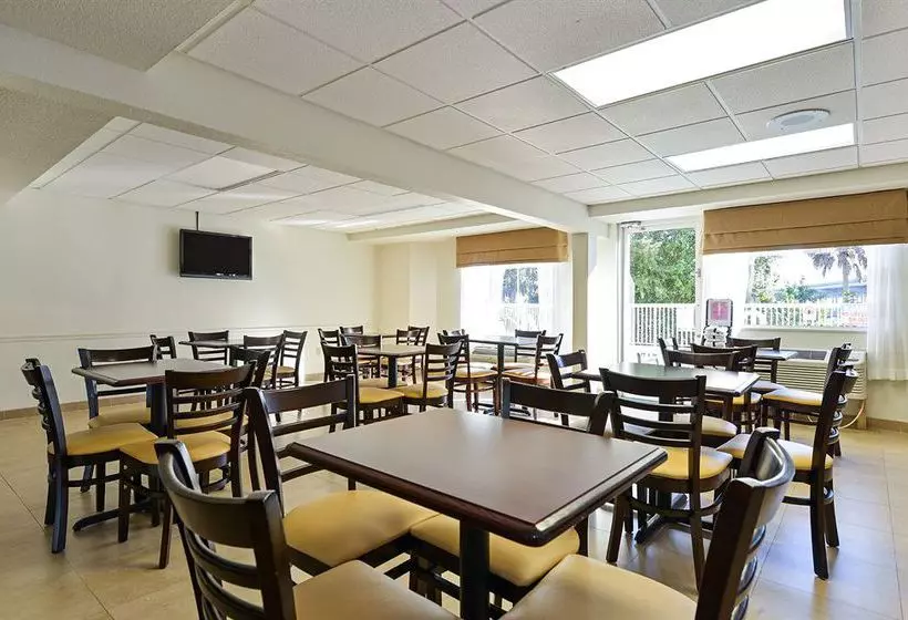 בית מלון כפרי Sleep Inn , Inn & Suites