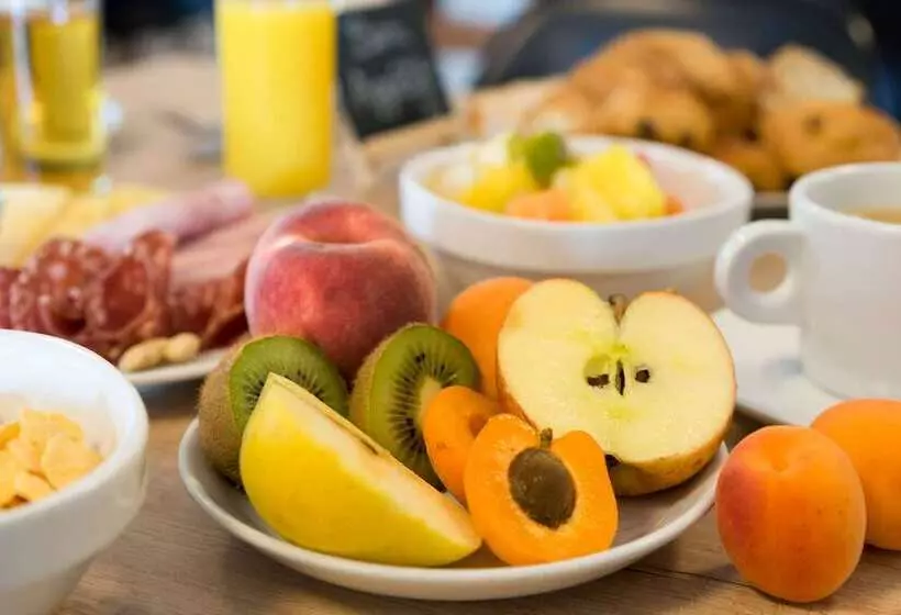 בית מלון כפרי The Originals City, Hôtel Le Puech, Narbonne