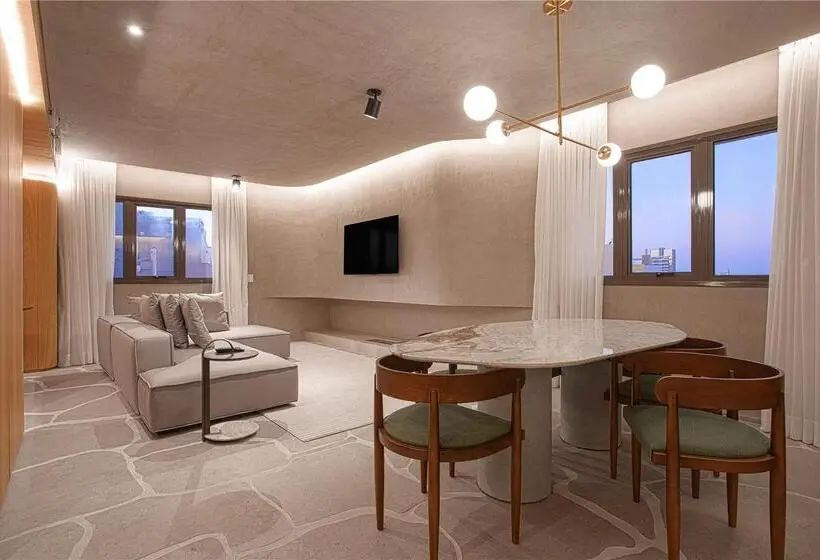 Qoya Hotel Curitiba, Curio Collection By Hilton
