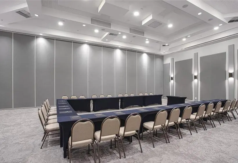 Qoya Hotel Curitiba, Curio Collection By Hilton