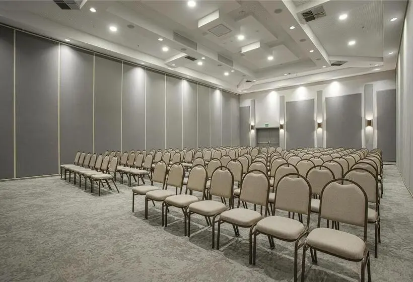 Qoya Hotel Curitiba, Curio Collection By Hilton