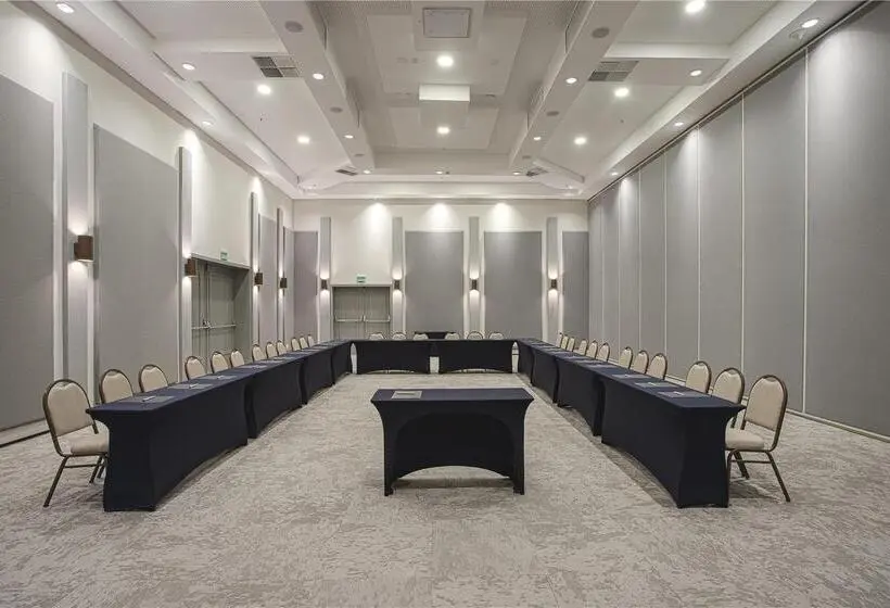 Qoya Hotel Curitiba, Curio Collection By Hilton