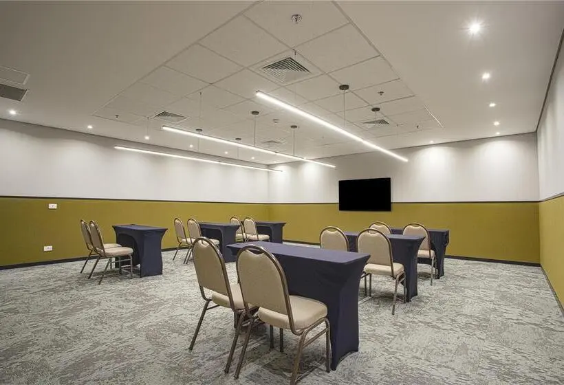 Qoya Hotel Curitiba, Curio Collection By Hilton